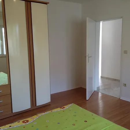 Laura * ポレッチ